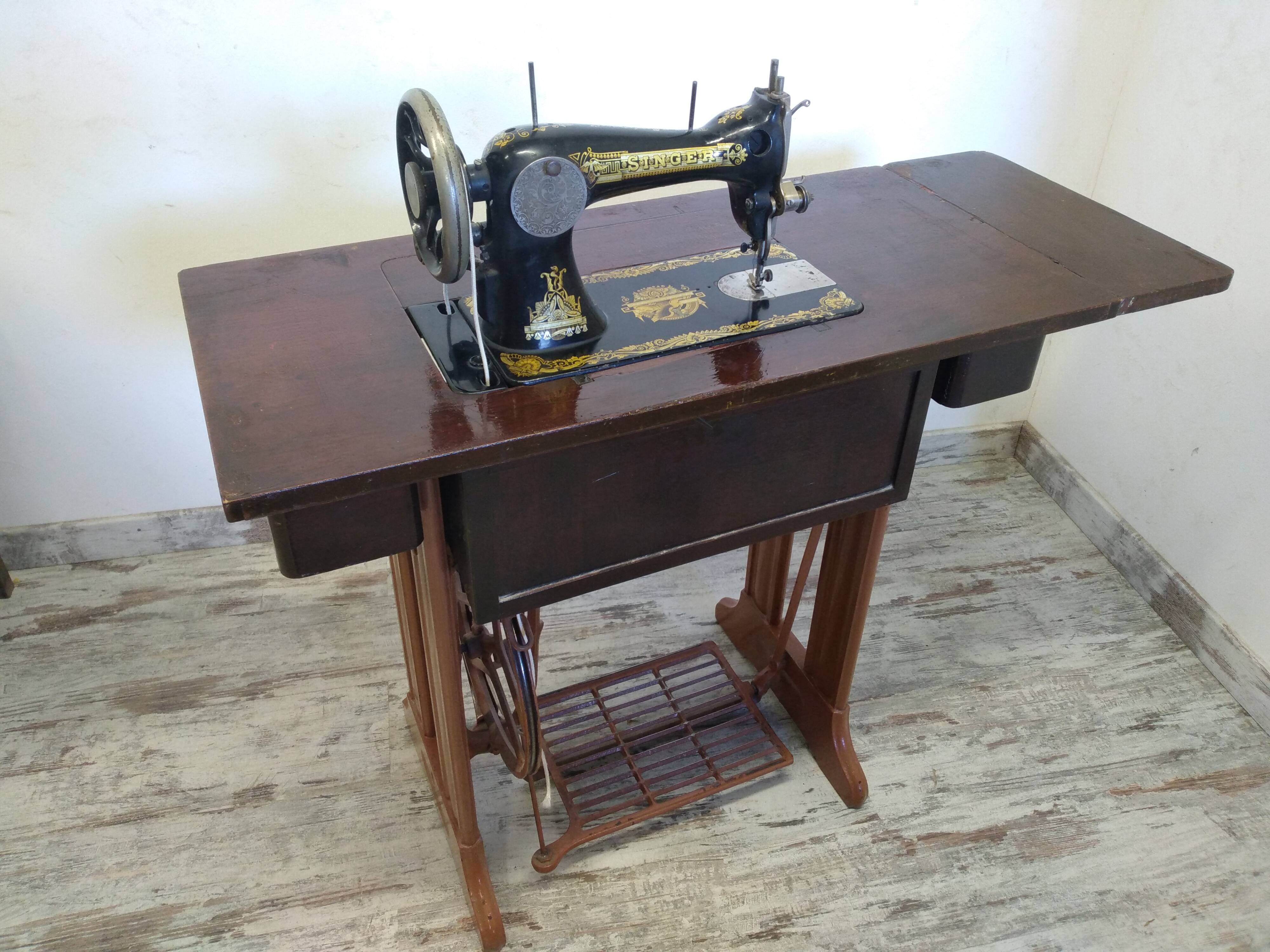 Singer sewing machine 1906 Egypt