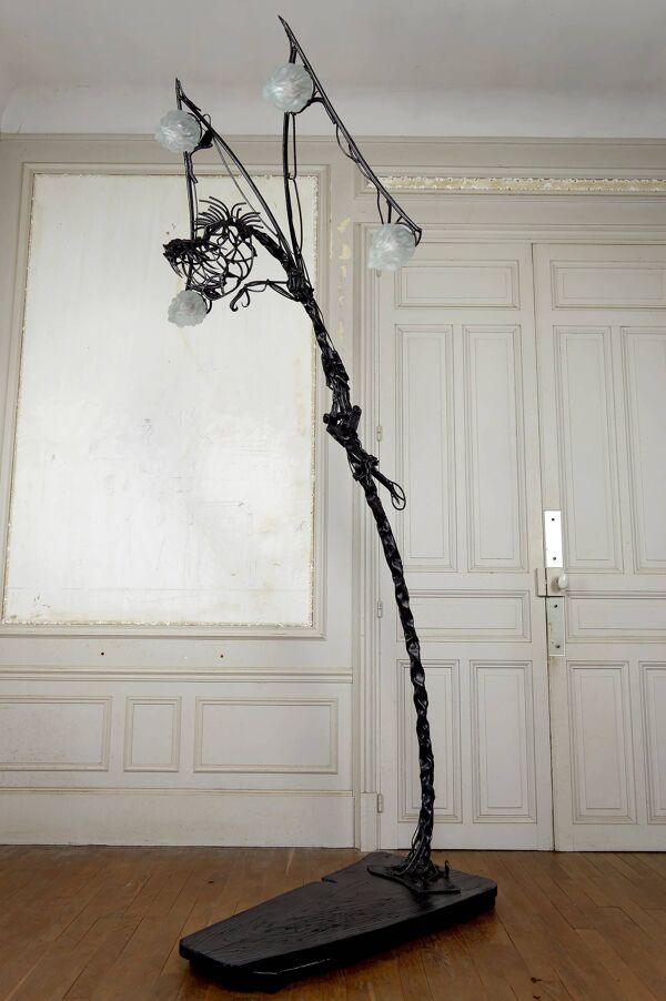 lampadaire sculptural brutaliste en fer forgé au Dragon, France