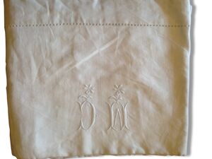 drap brodé
