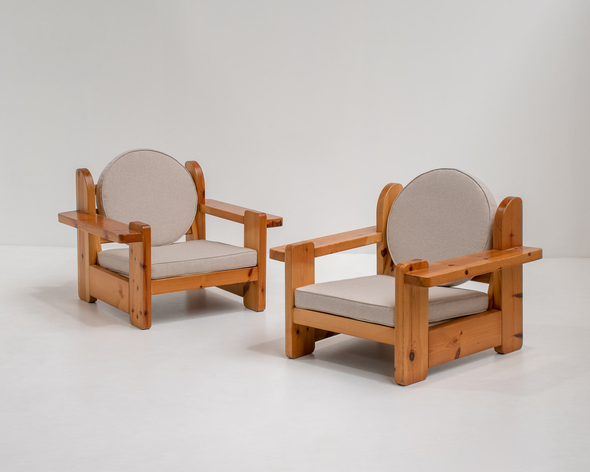 Pair of solid pine lounge chairs, italy 1970s
