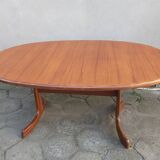 Extendable table, designed by V. Wilkins, G-Plan, Great Britain, 1960s.