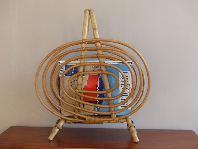 Magazine rack, wicker and rattan of the 1960