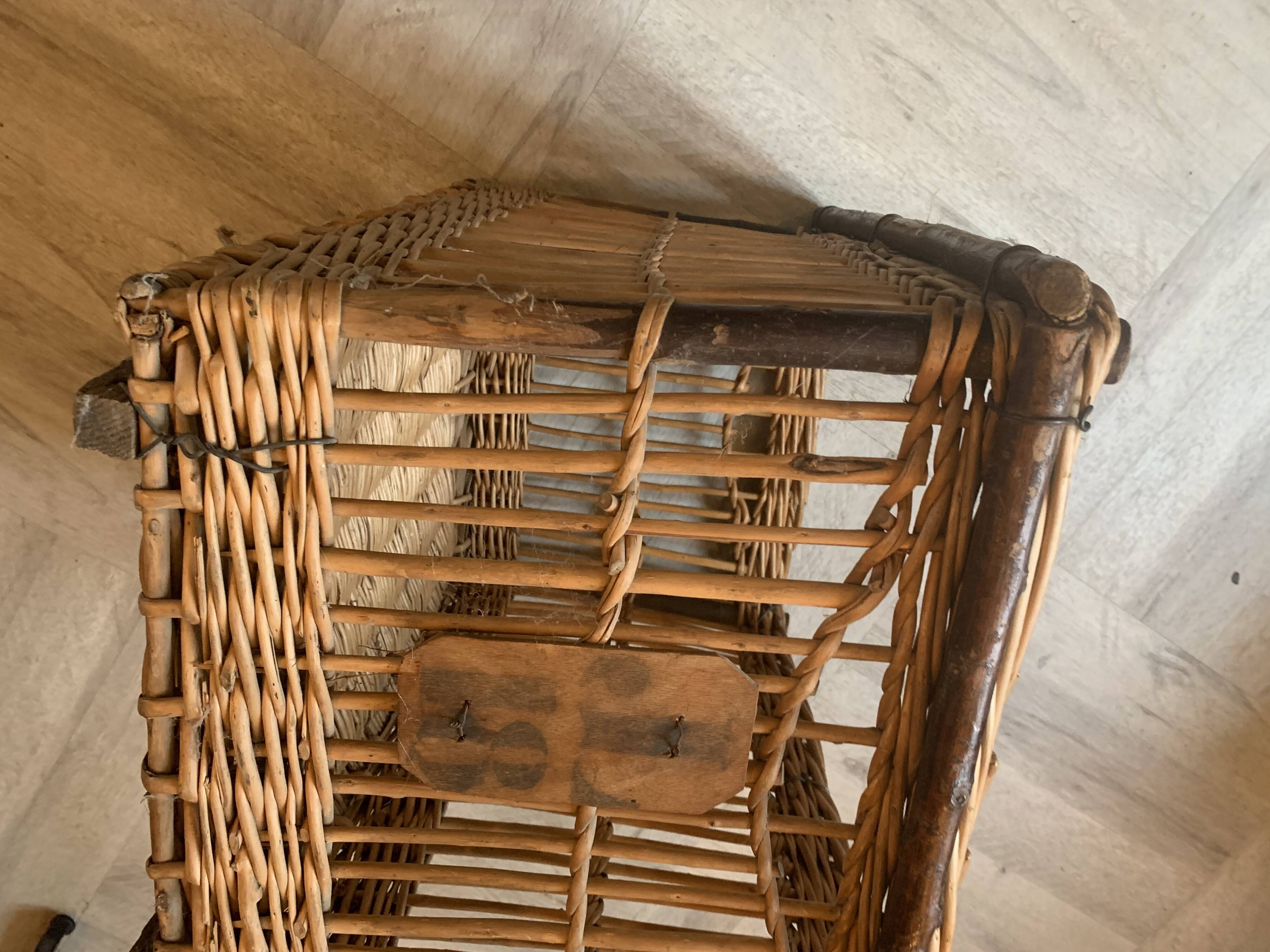 Large basket, rattan basket, old wicker linen basket