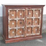 Petit buffet en bois ancien avec deux portes