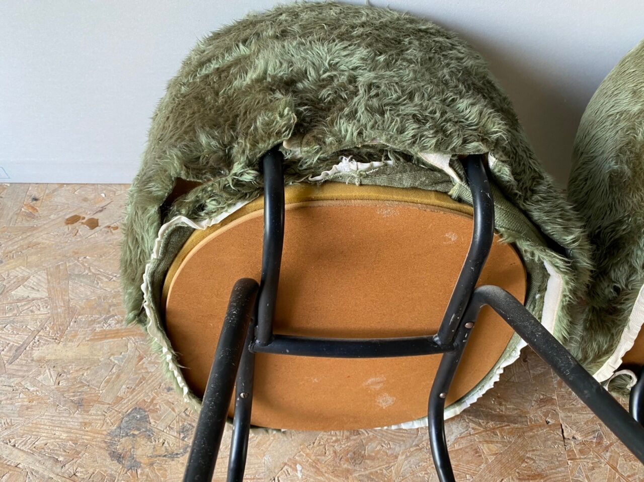 Pair of muvy chairs
