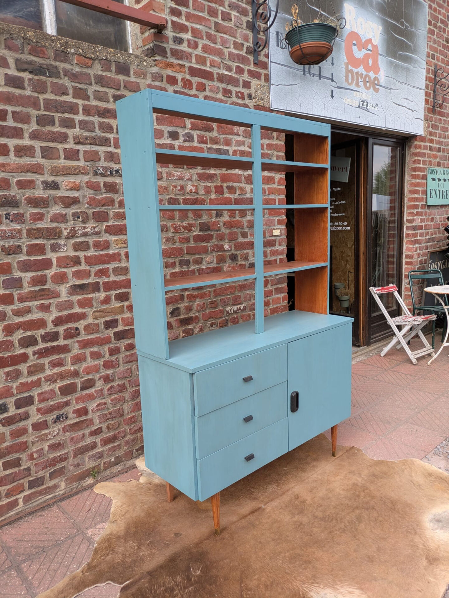 Buffet vintage peint