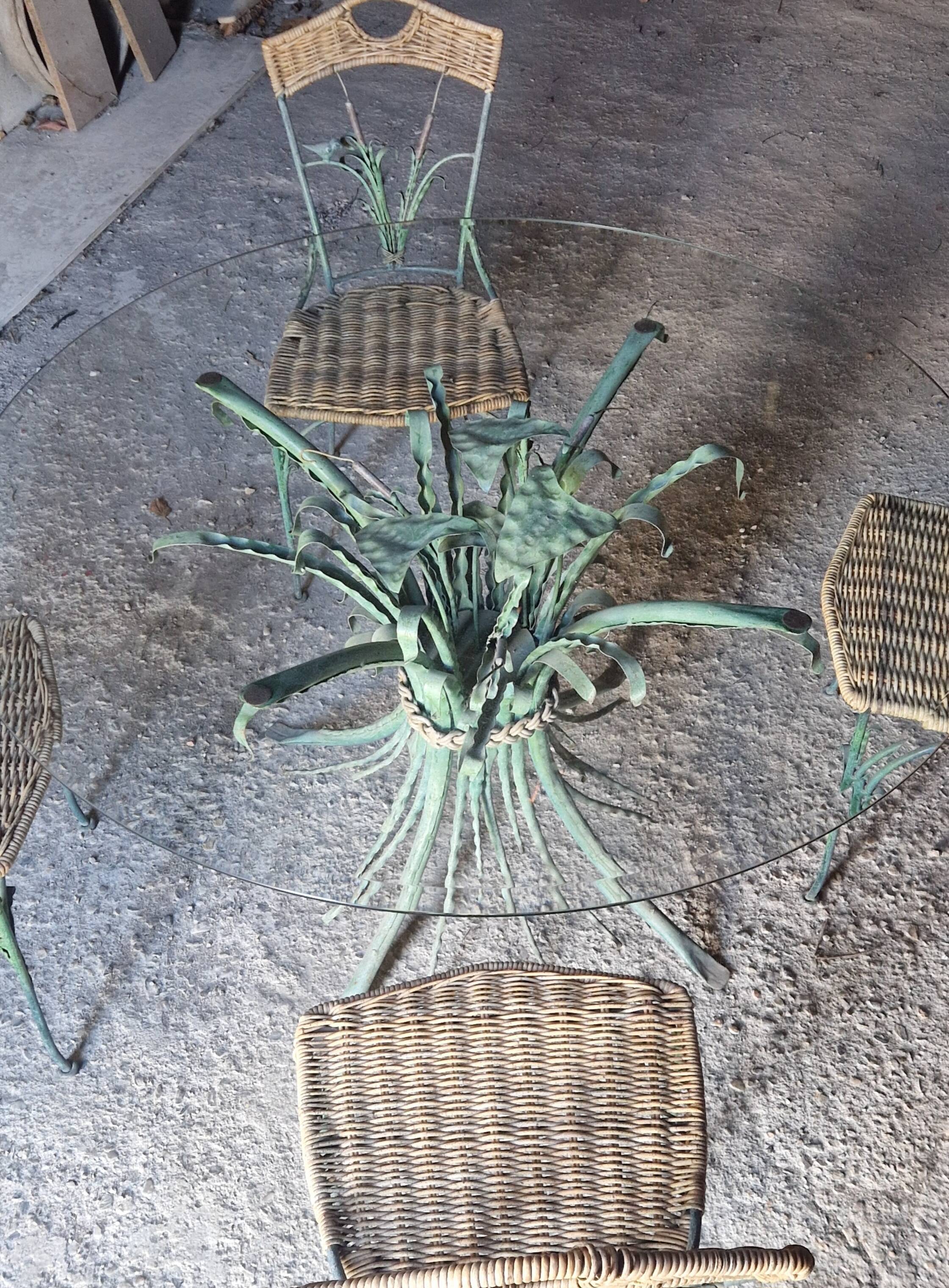 Round glass table & 4 chairs