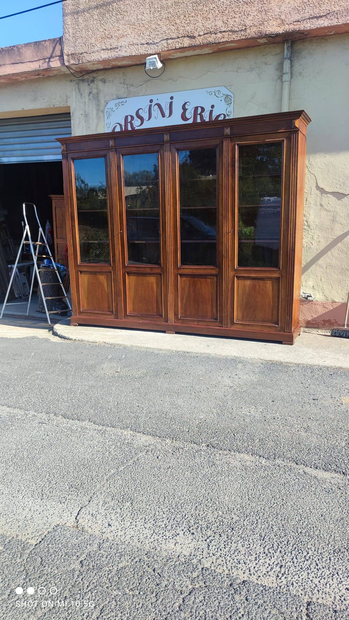 4-door bookcase in solid walnut circa 1880