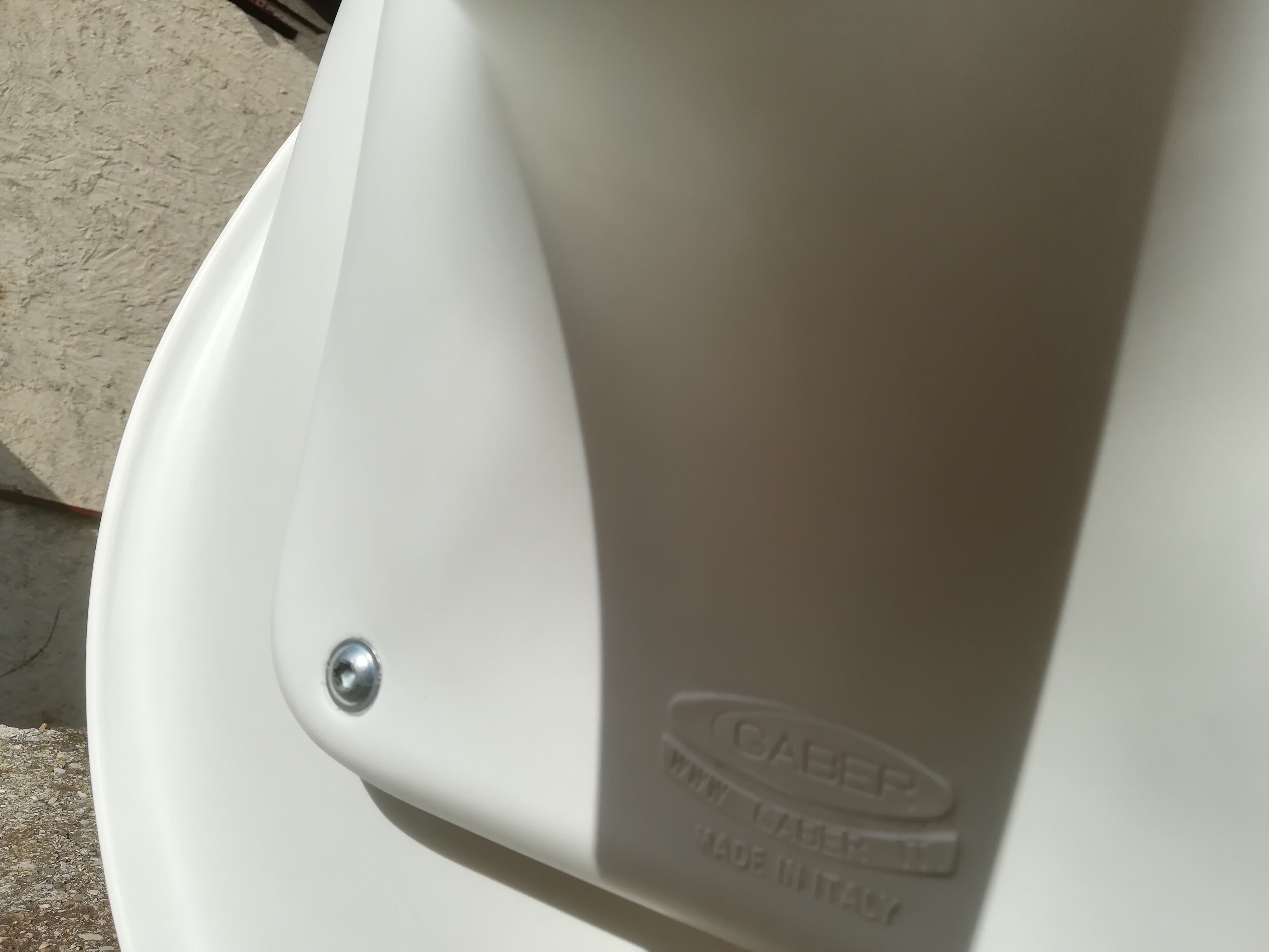 Adjustable design tulip chair