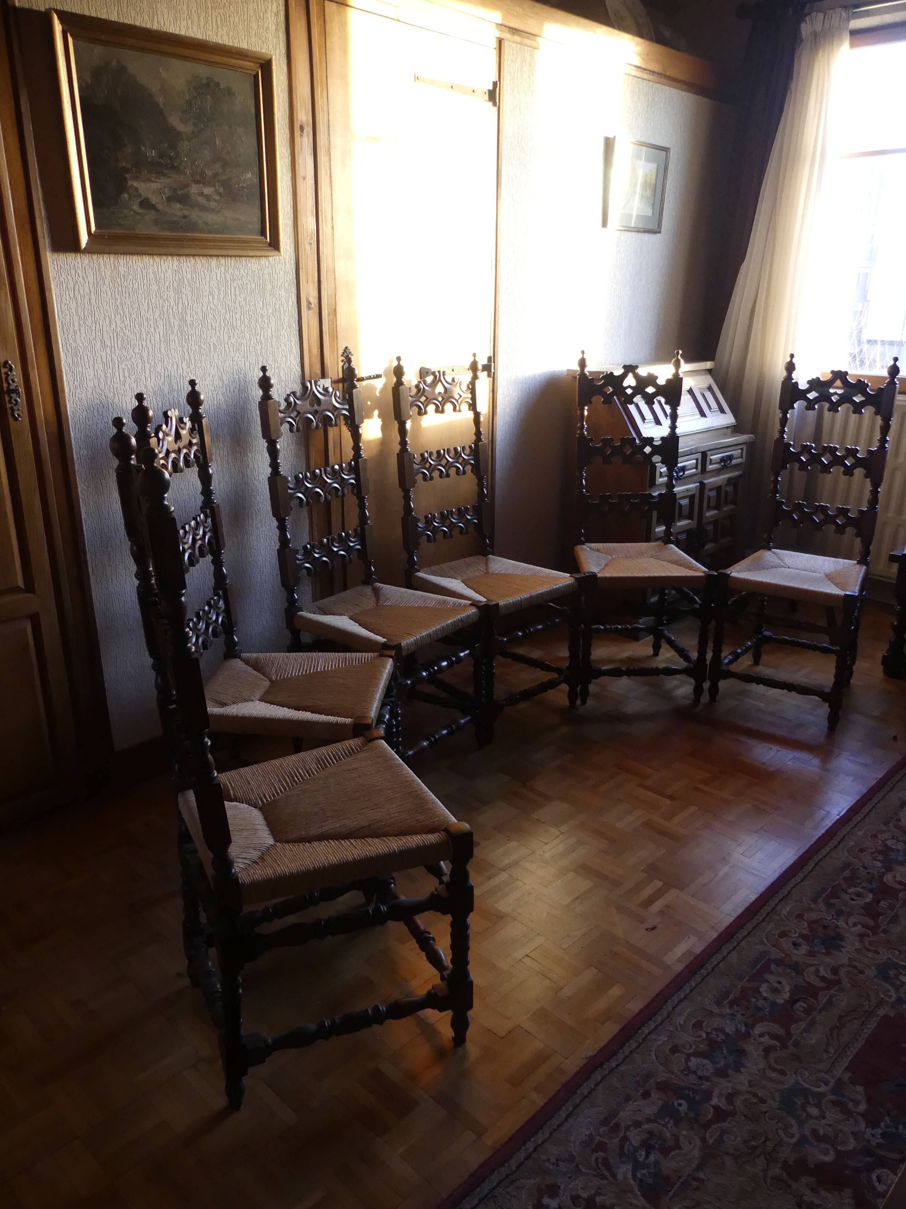 Set of 6 Spanish Baroque Renaissance chairs, straw seat