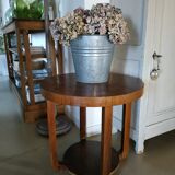Pedestal table