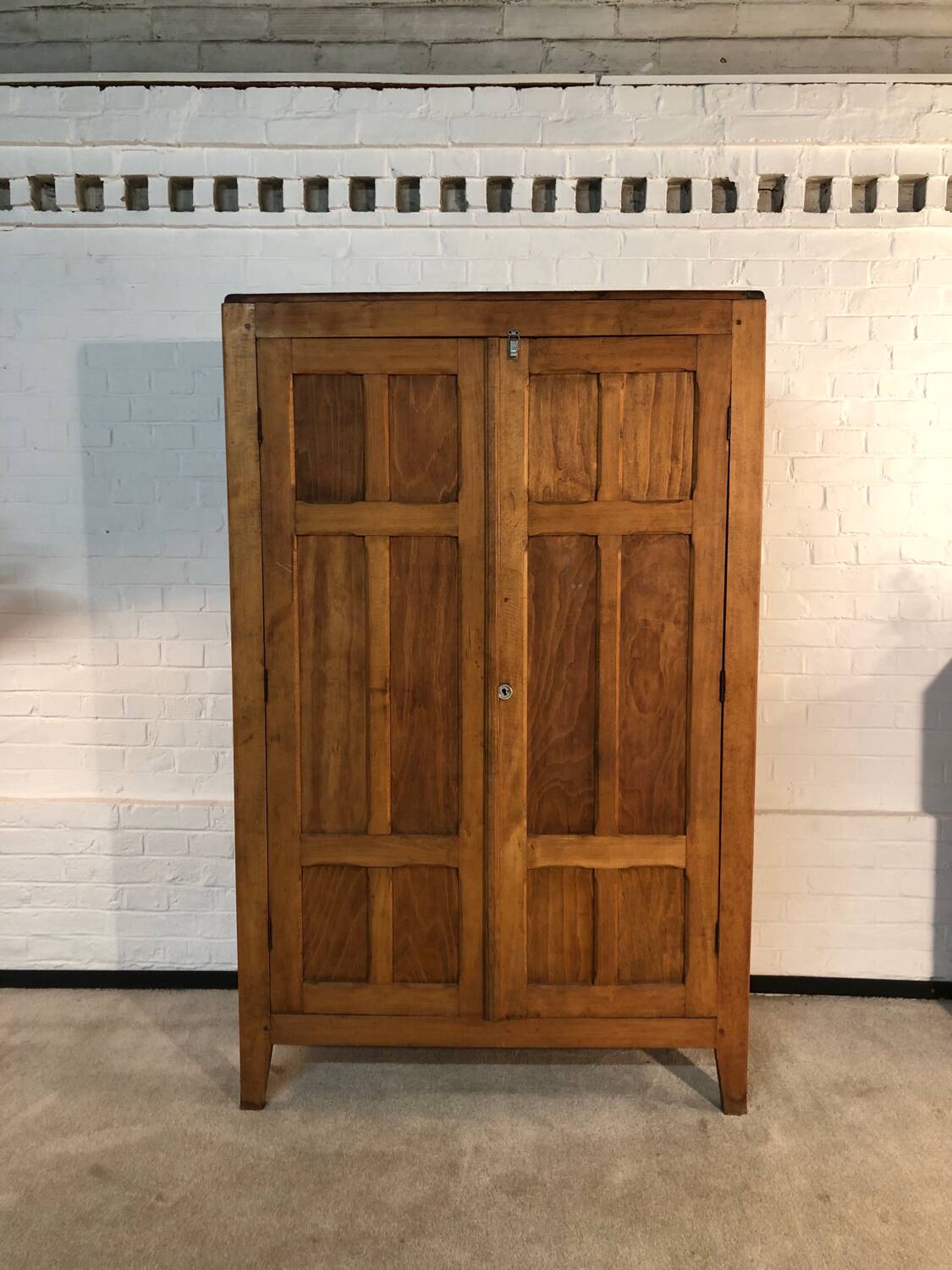 Armoire parisienne en bois des années 60