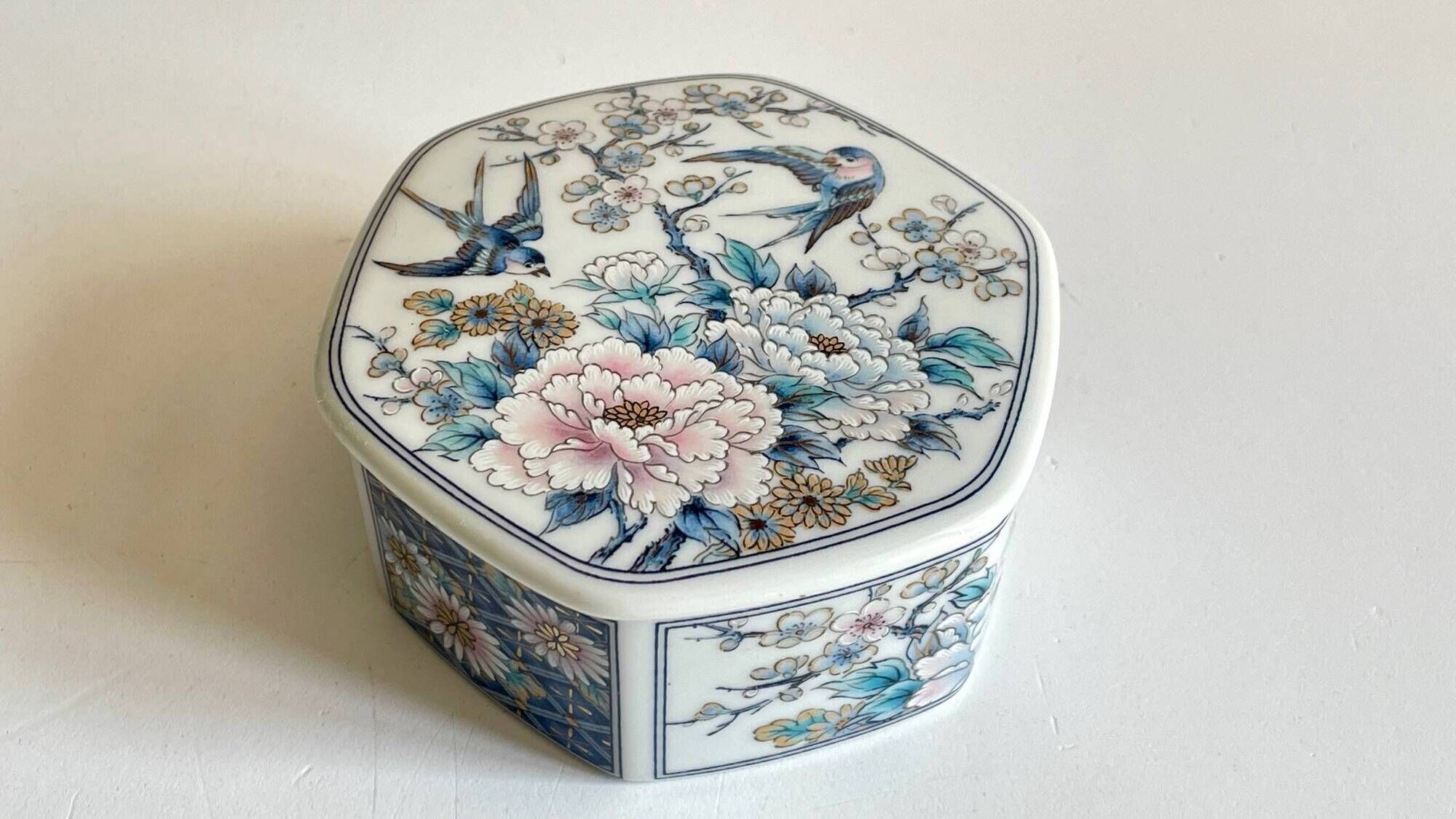 Ashtray porcelain japan