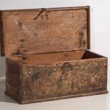 Coffre ancien peint, c.1900