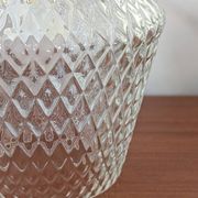 Suspension verre moulé à décor losangé