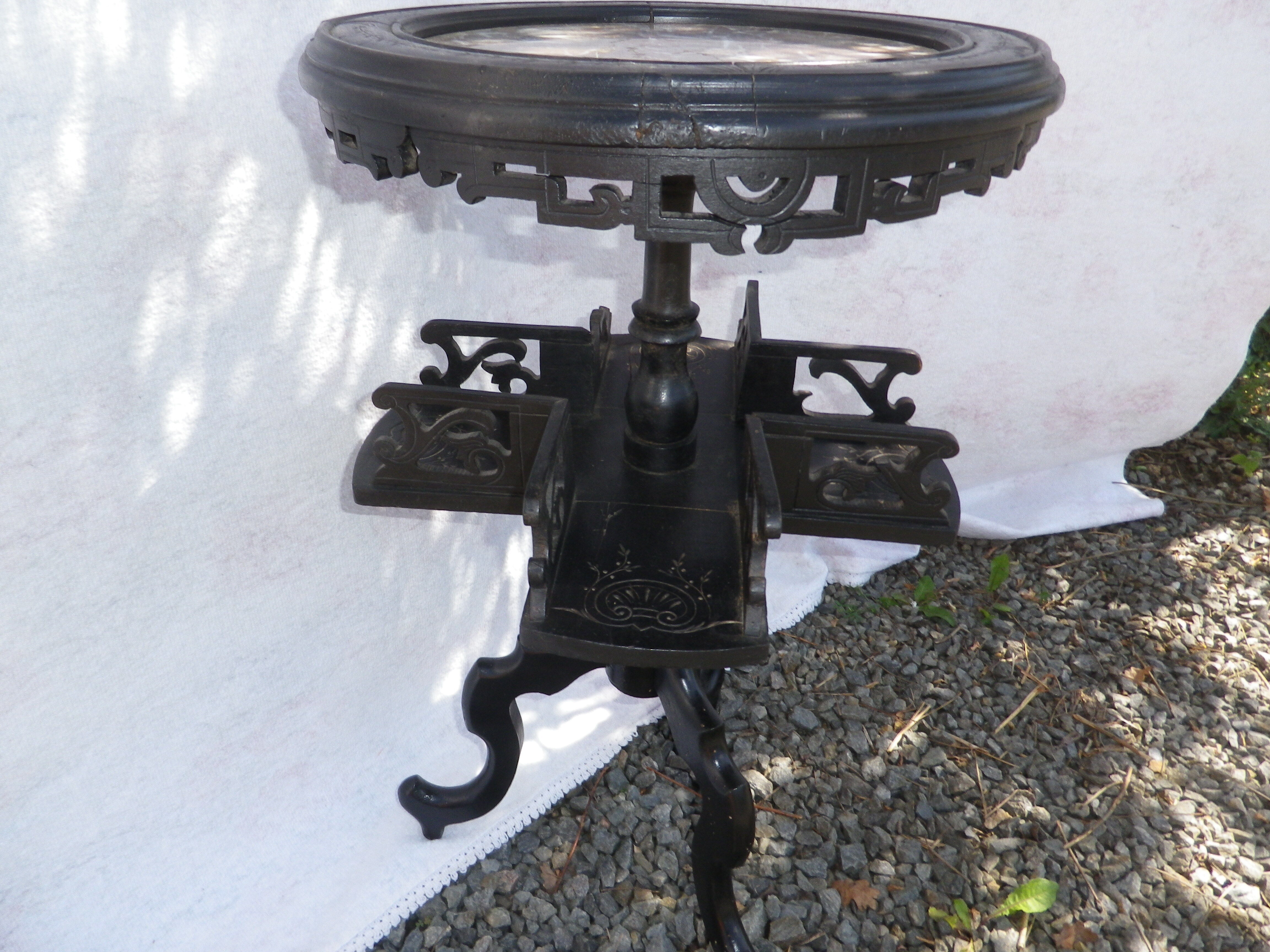 pedestal table napoleon III tobacco table