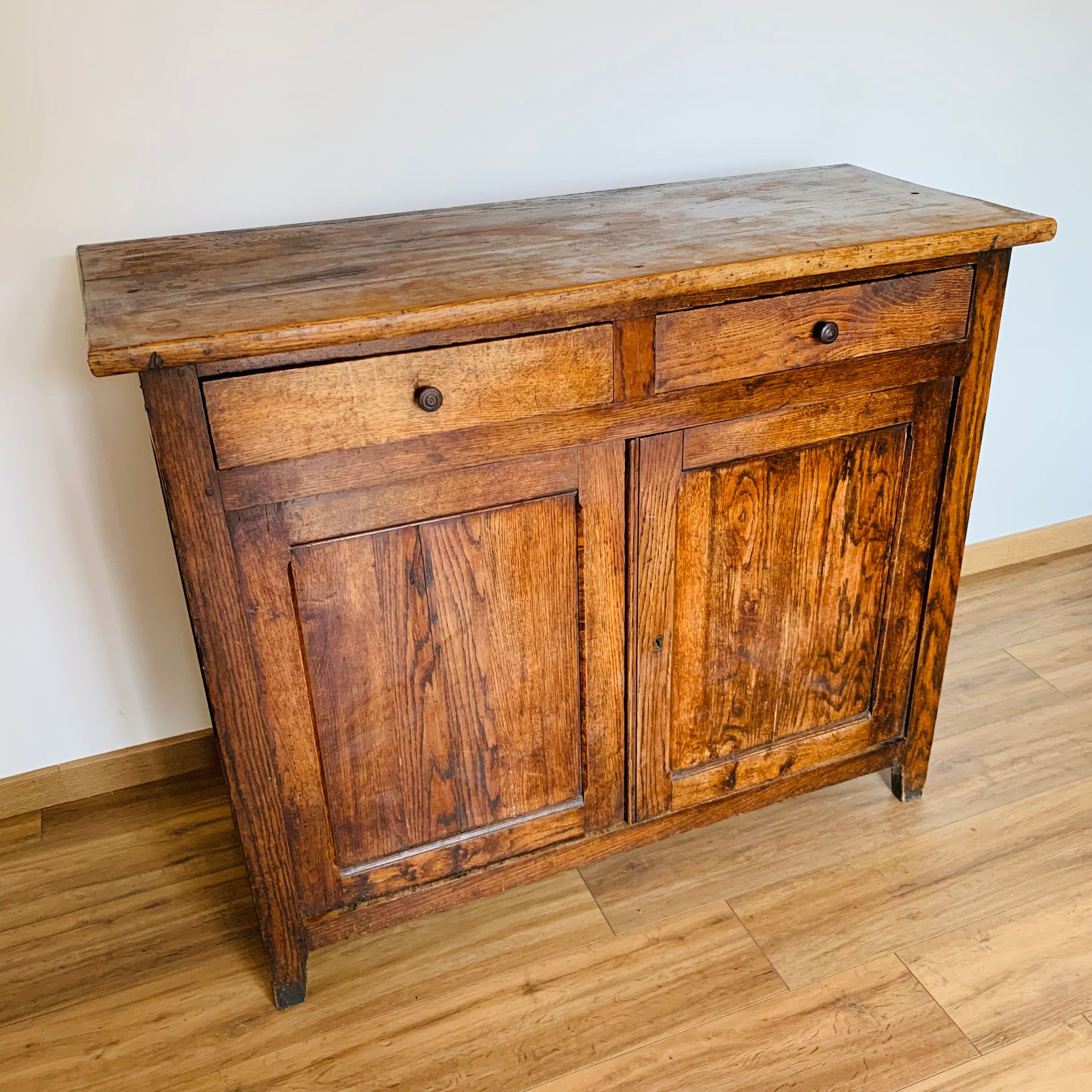 Nanny's chair in turned wood
