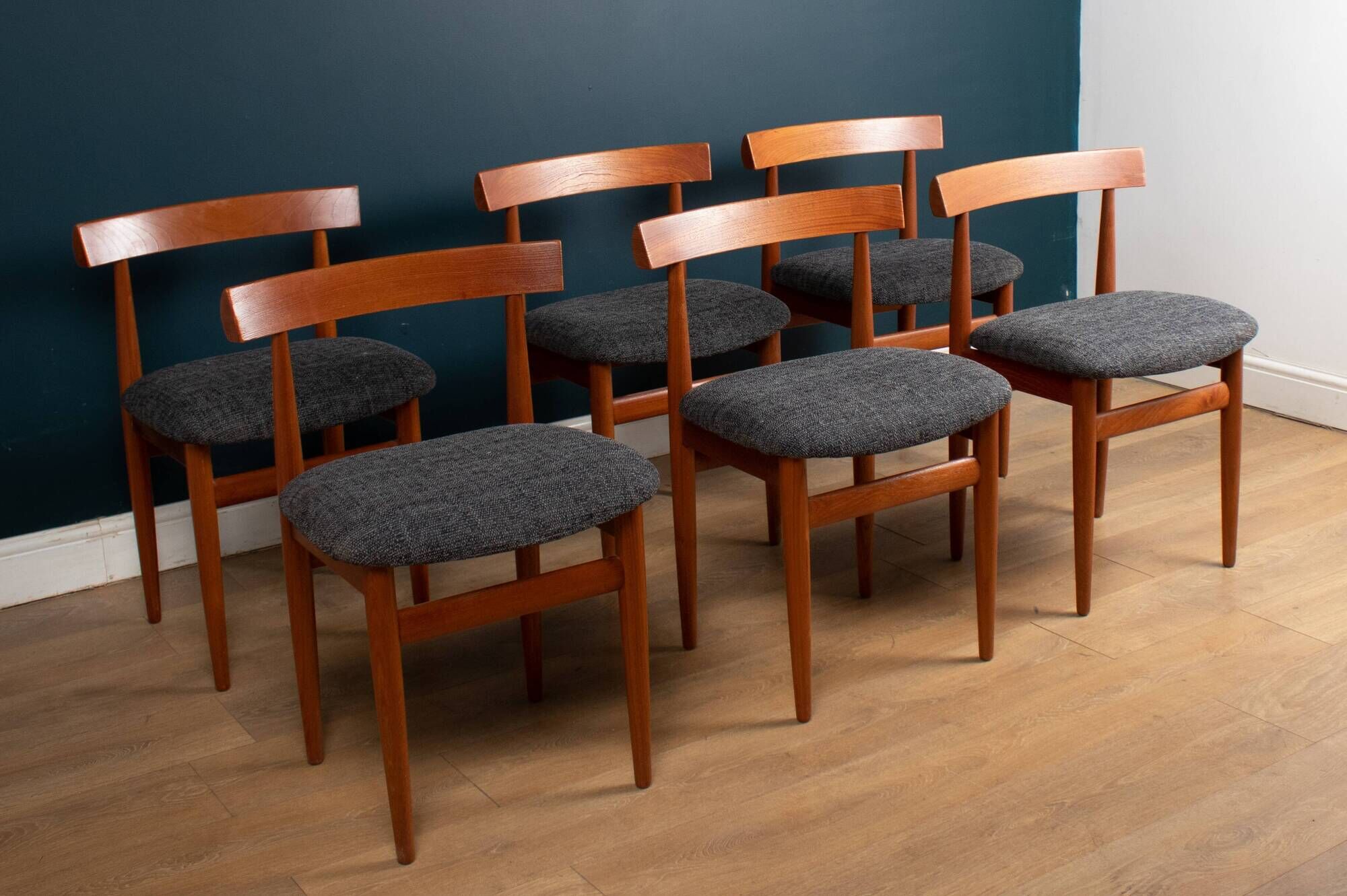 "Roundette" teak dining table & 6 chairs by  Hans Olsen for Frem Rølje 1960