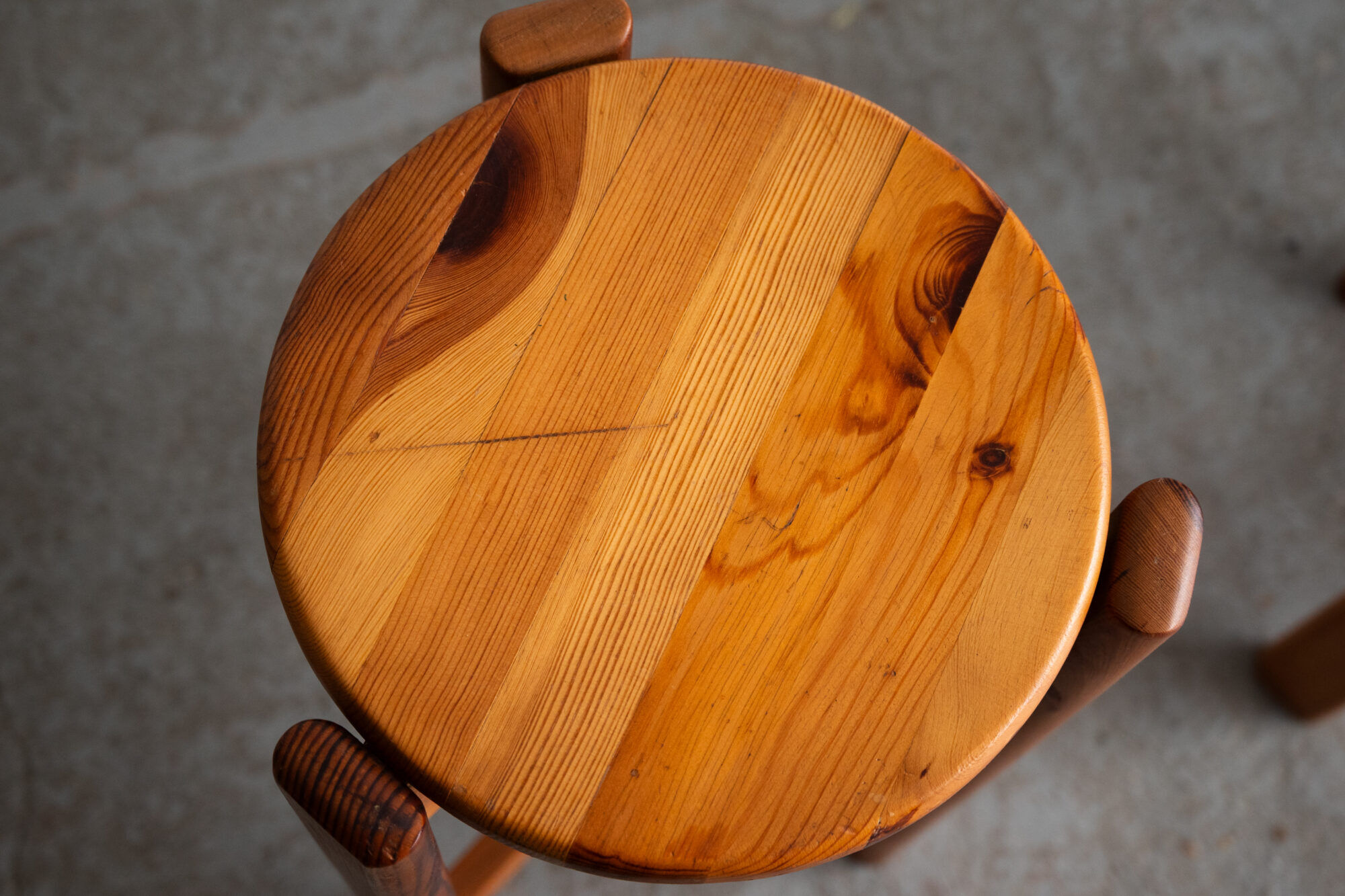 Ensemble de 4 tabourets de bar, design français, années 1970