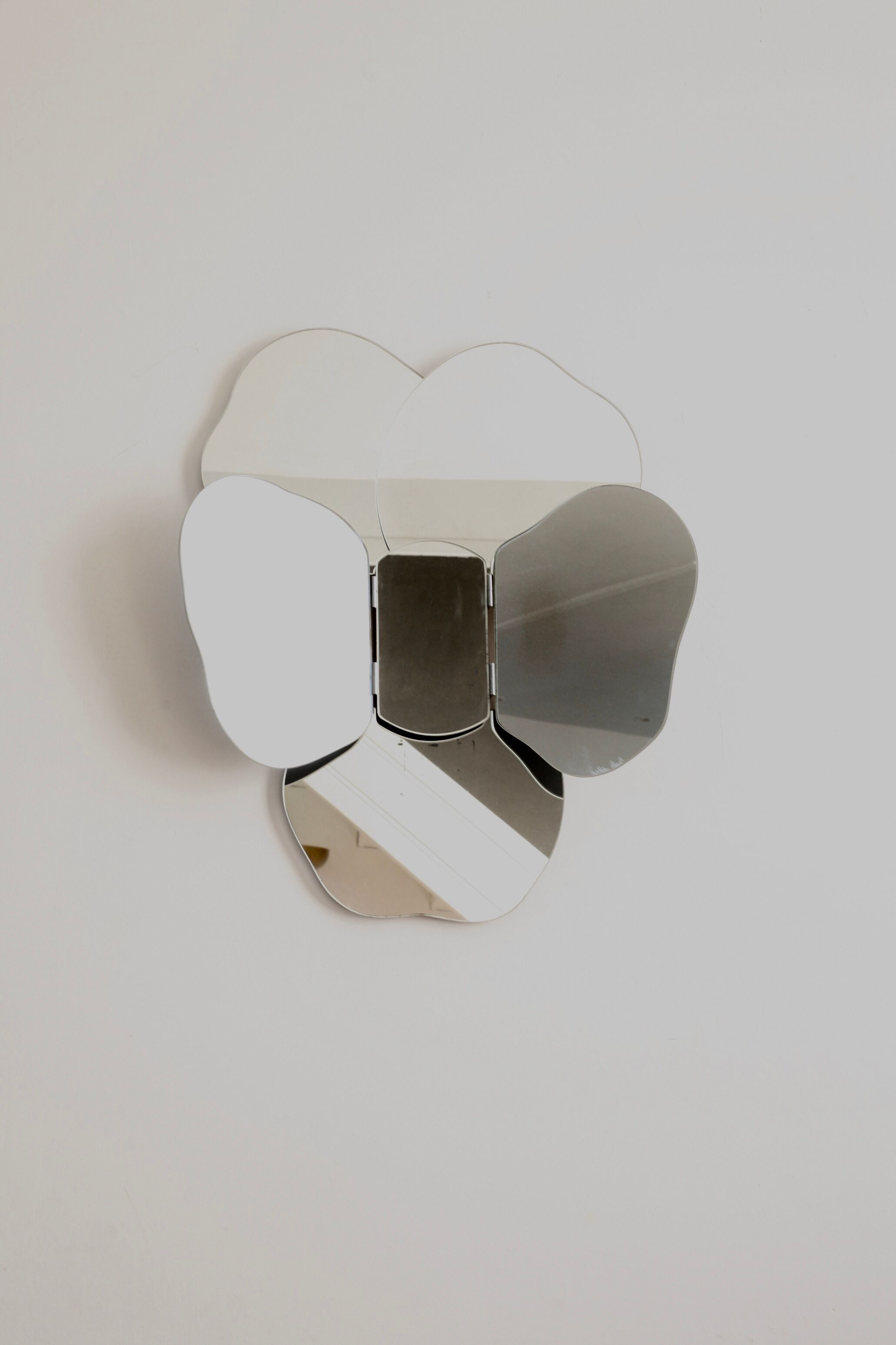 Removable wall mirror, circa 1970 68x76cm