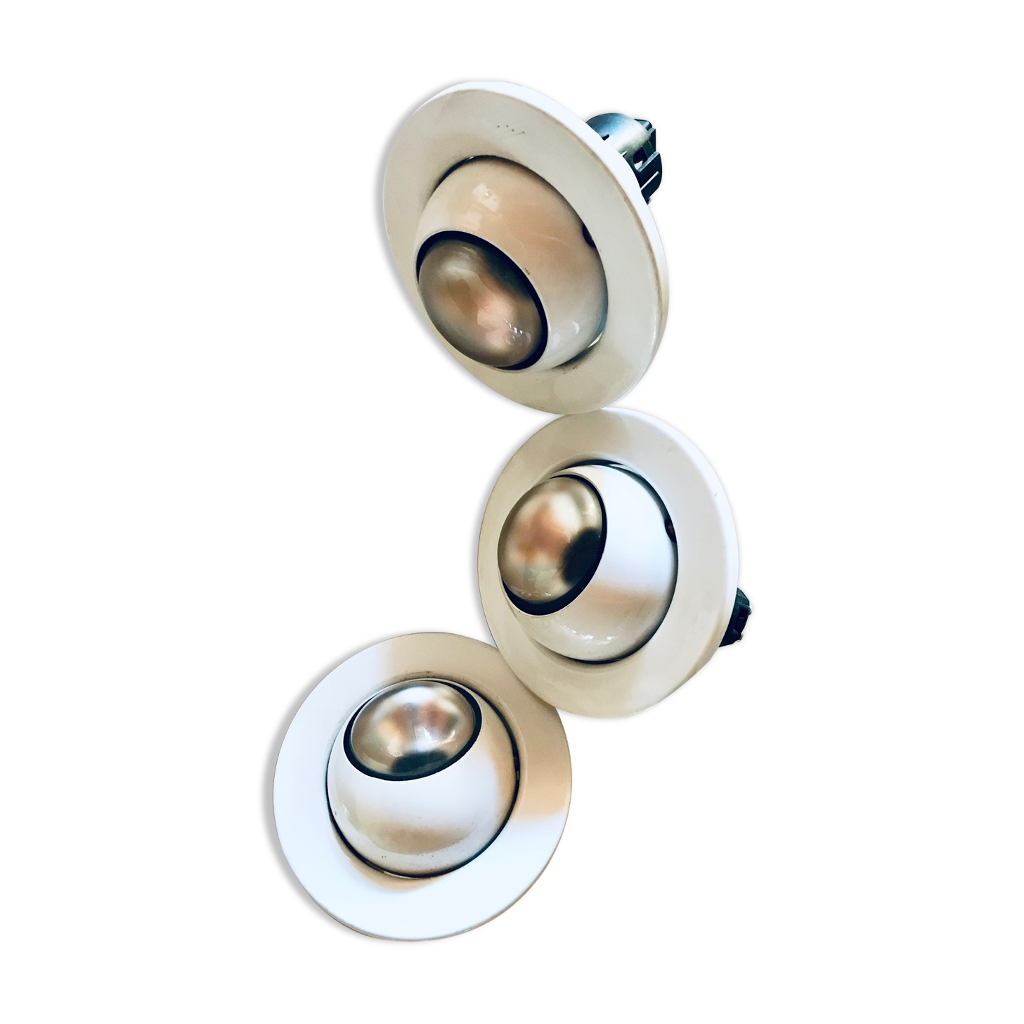 Lot of 3 white reclining spots