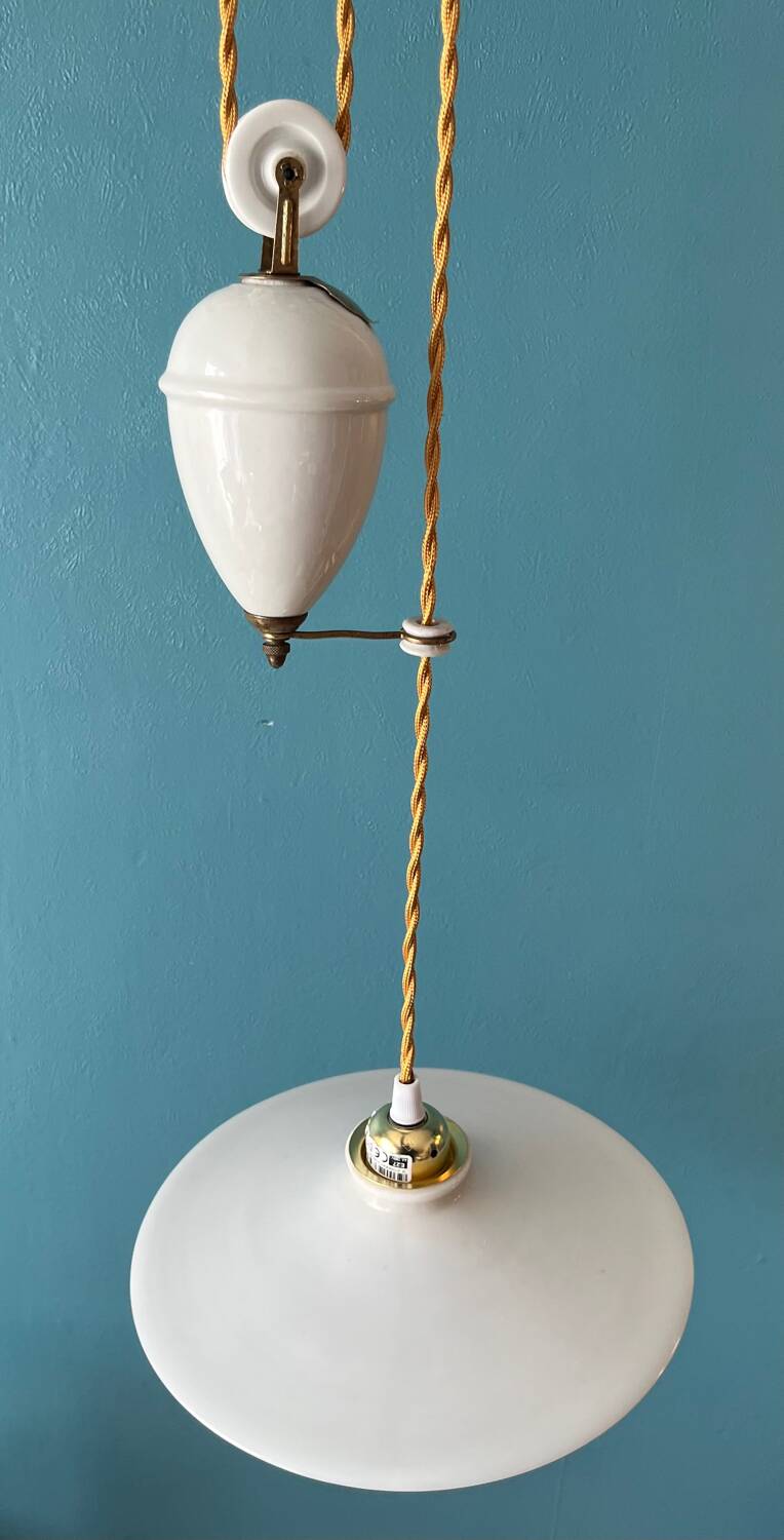 Period pendant lamp rises and falls in porcelain and opaline
