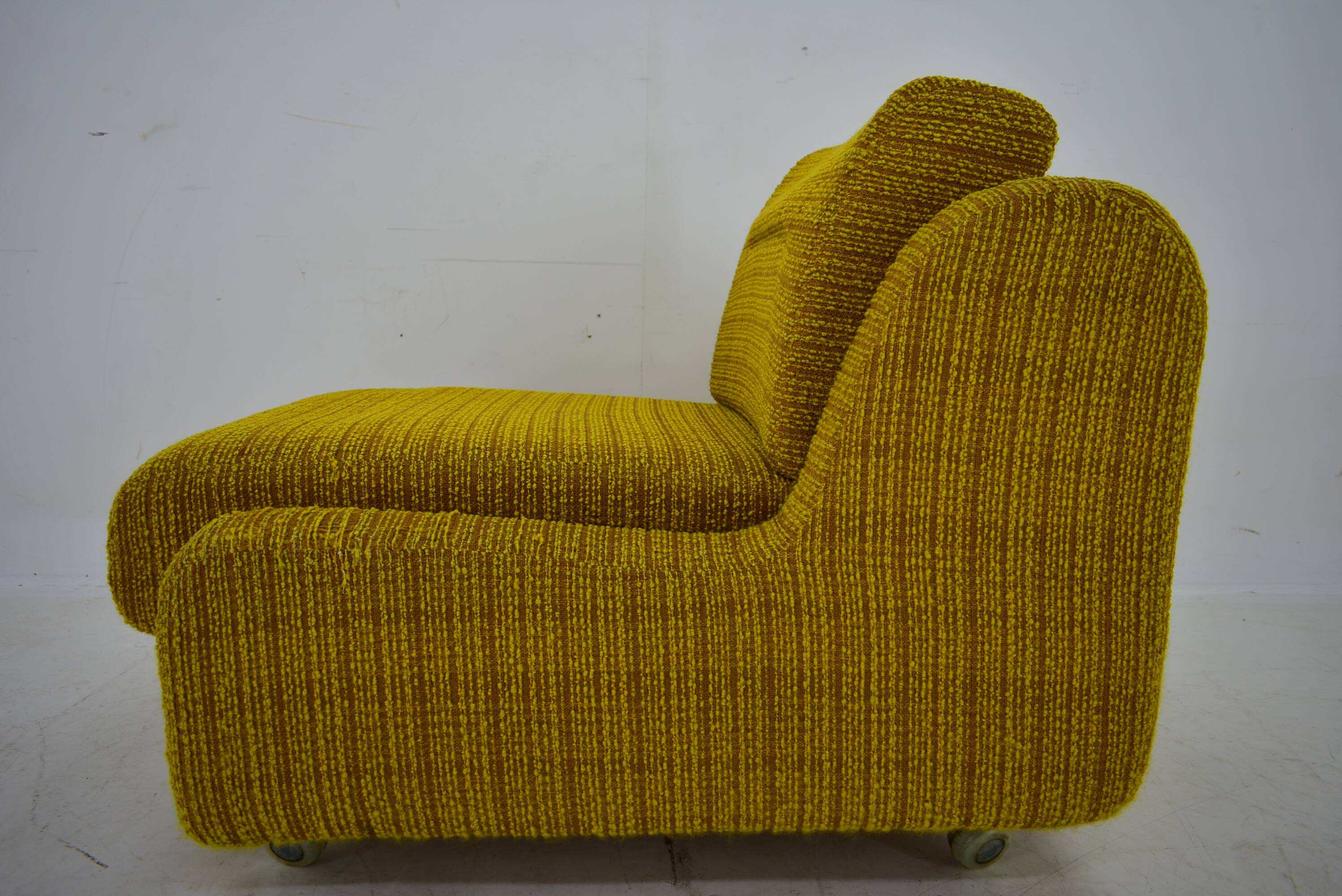 1970s architect Milan Čeček armchair Apolo 92 for Interiér Praha, Czechoslovakia