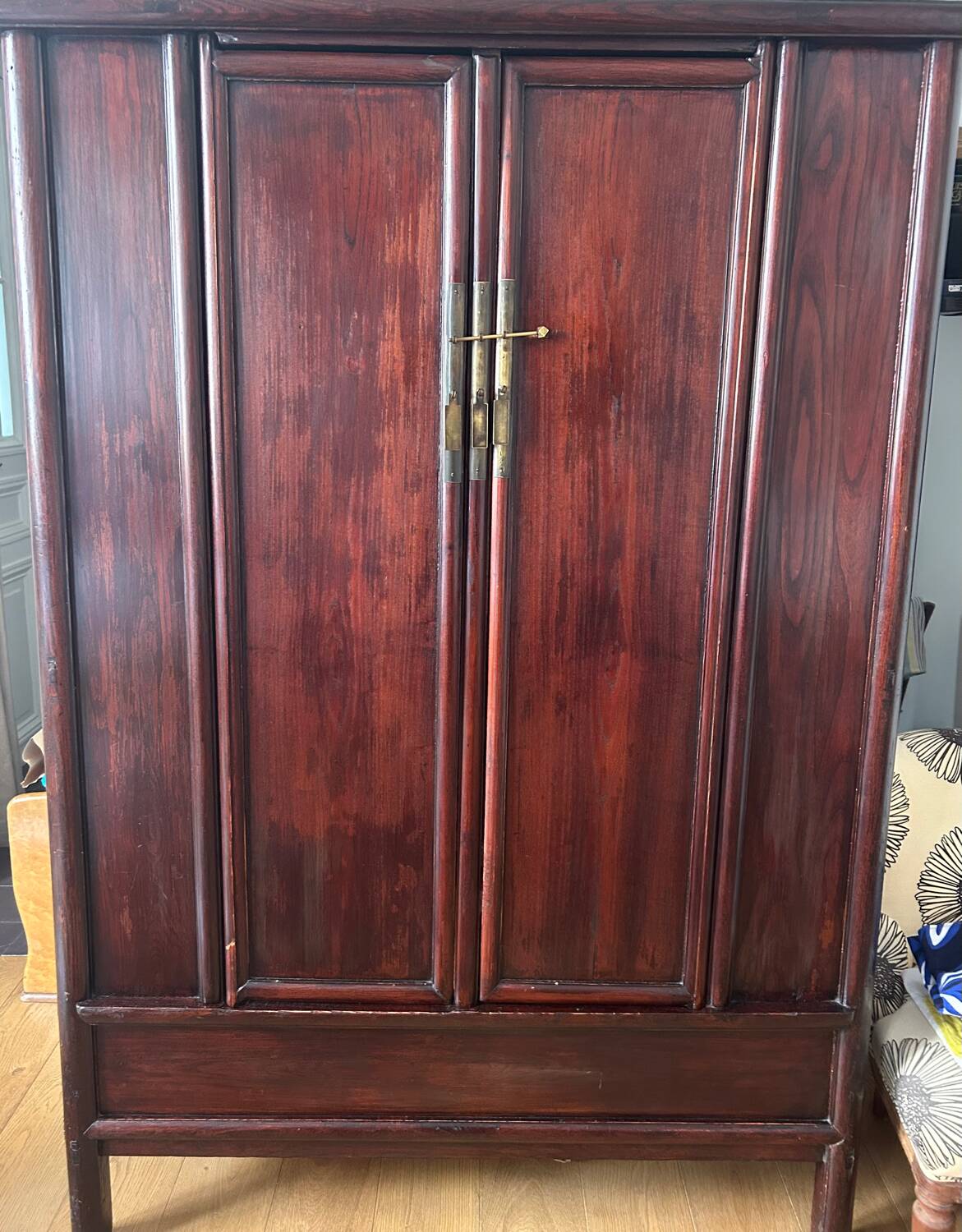Vermicelli cabinet in solid elm + oriental pine The Colonial House