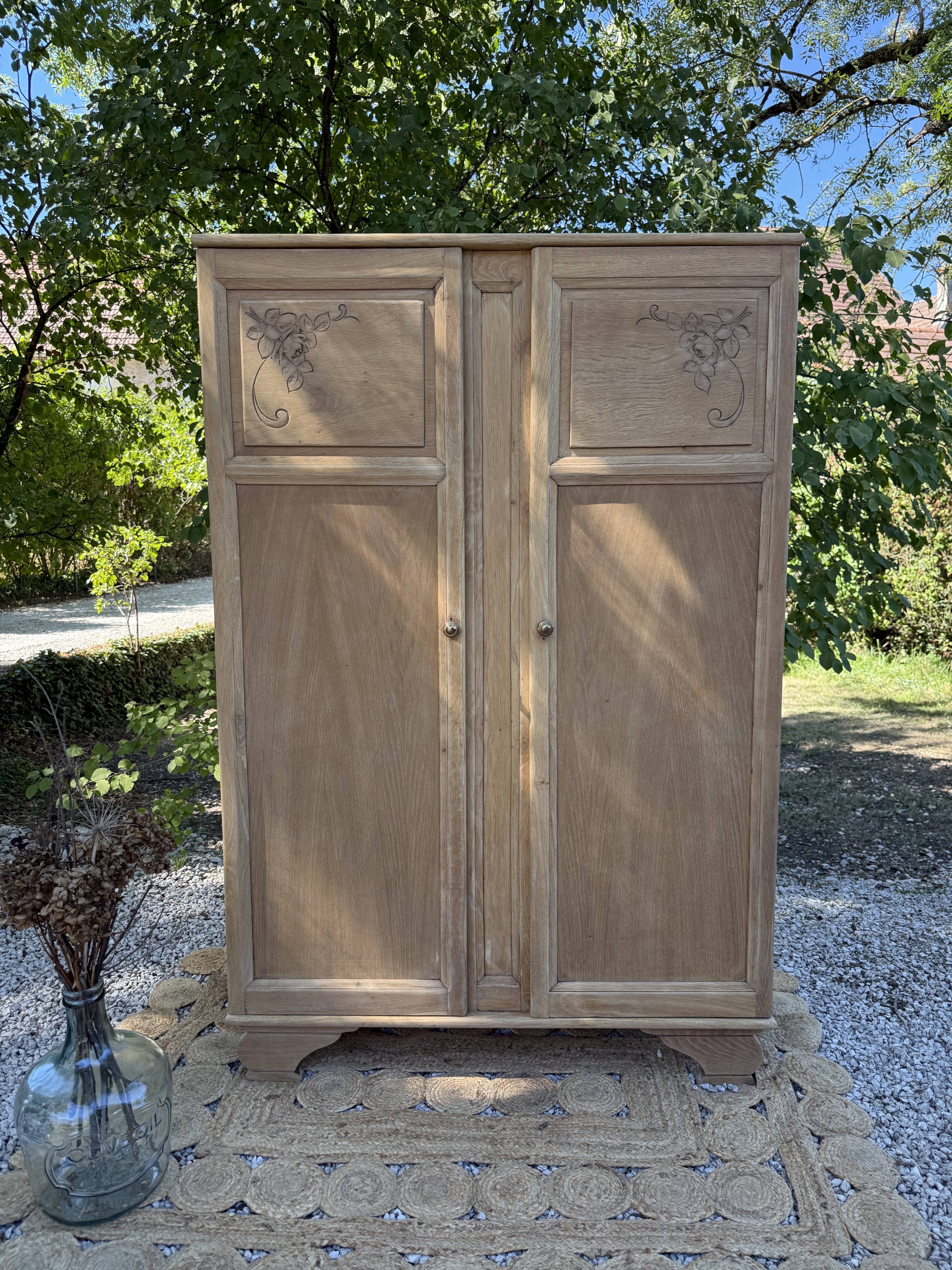Armoire massif art déco
