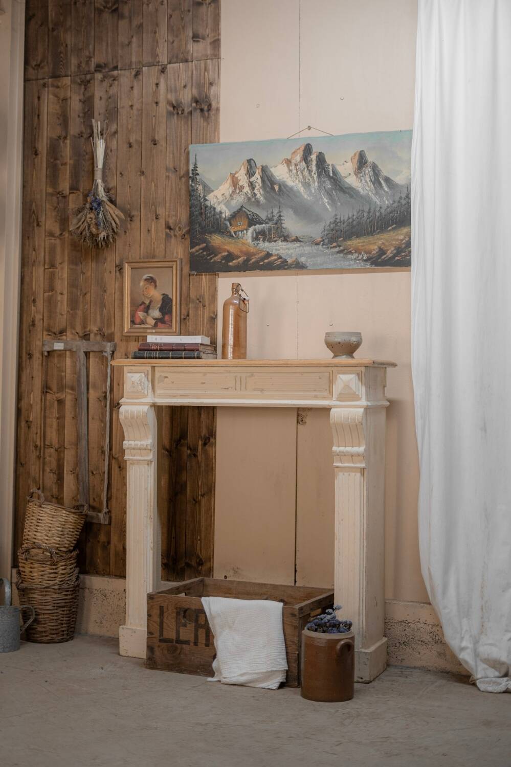 Fireplace mantel