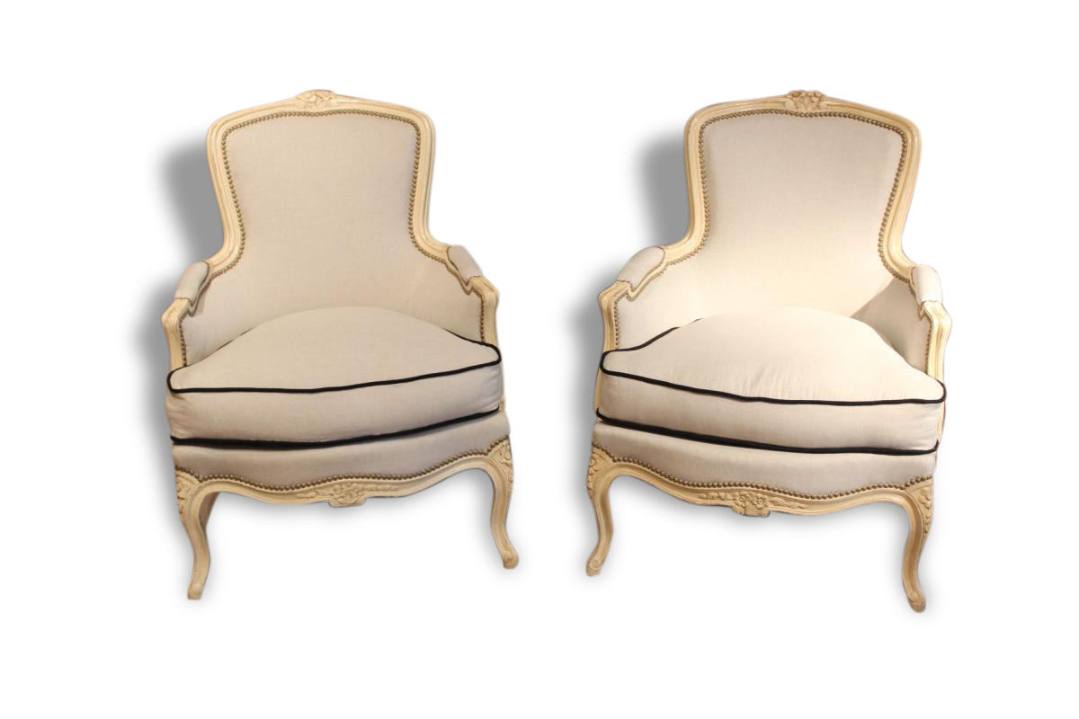 Pair of wing chairs in monochrome style louis XV beech