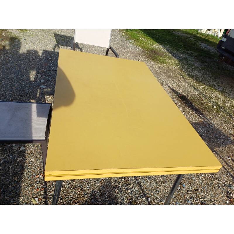 Table formica vintage jaune