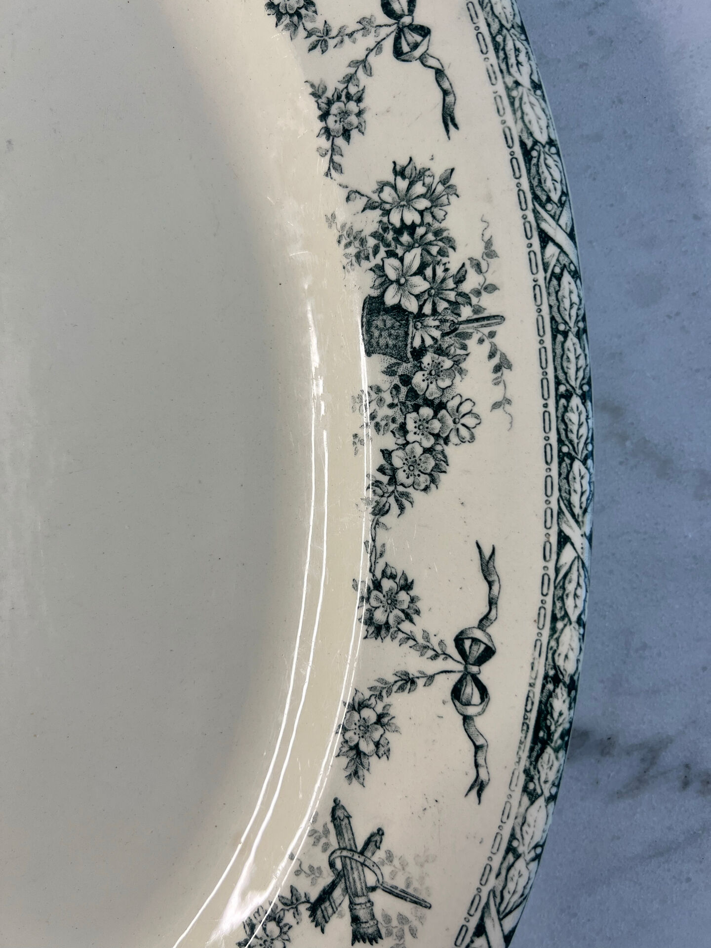 Grand plat ovale en terre de fer 41x27cm