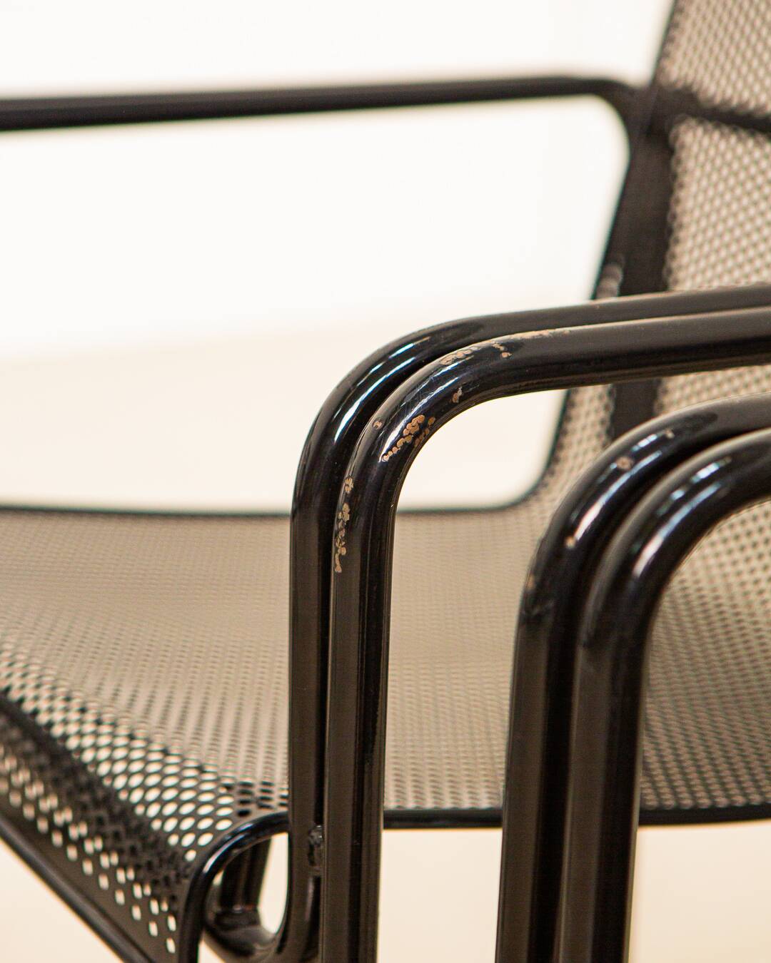 Ensemble de 4 chaises en métal noir 80's
