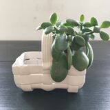 White basket in slurry