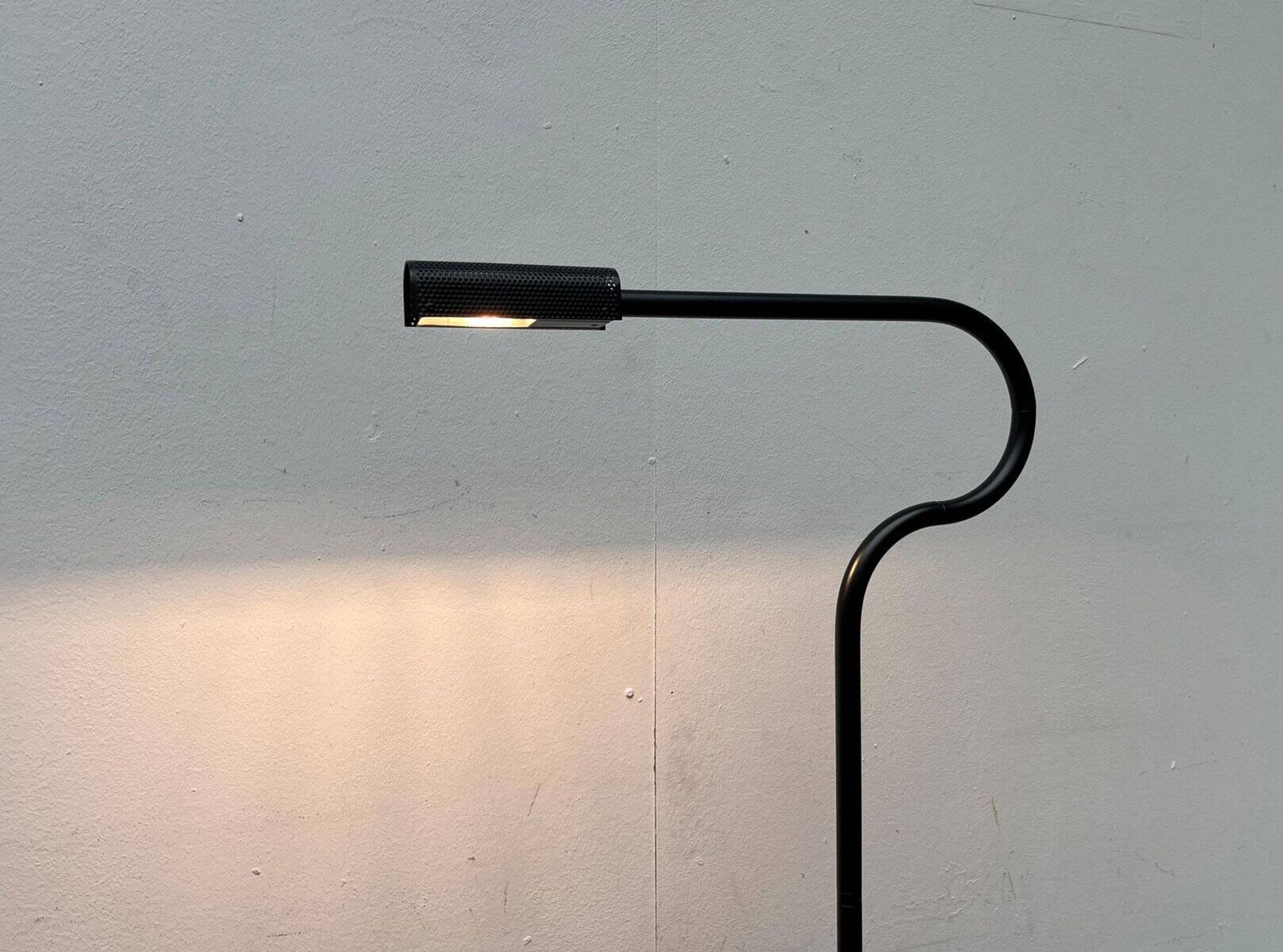 Lampe de table modèle Stringa postmoderne par Hans Ansems pour Luxo, années 1980
