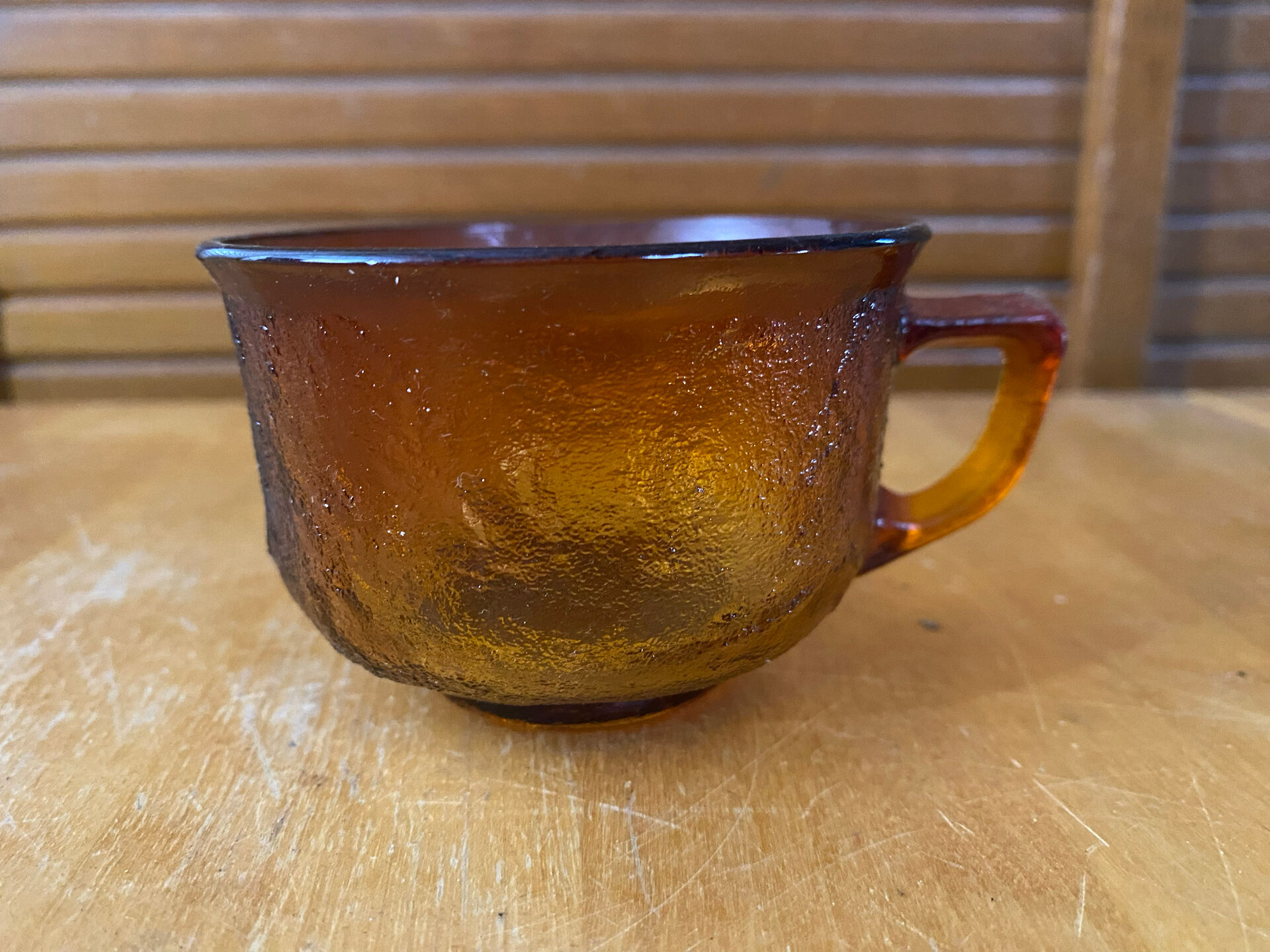 Salad bowl + 11 cups vereco frosted moulded amber glass 1970s vintage