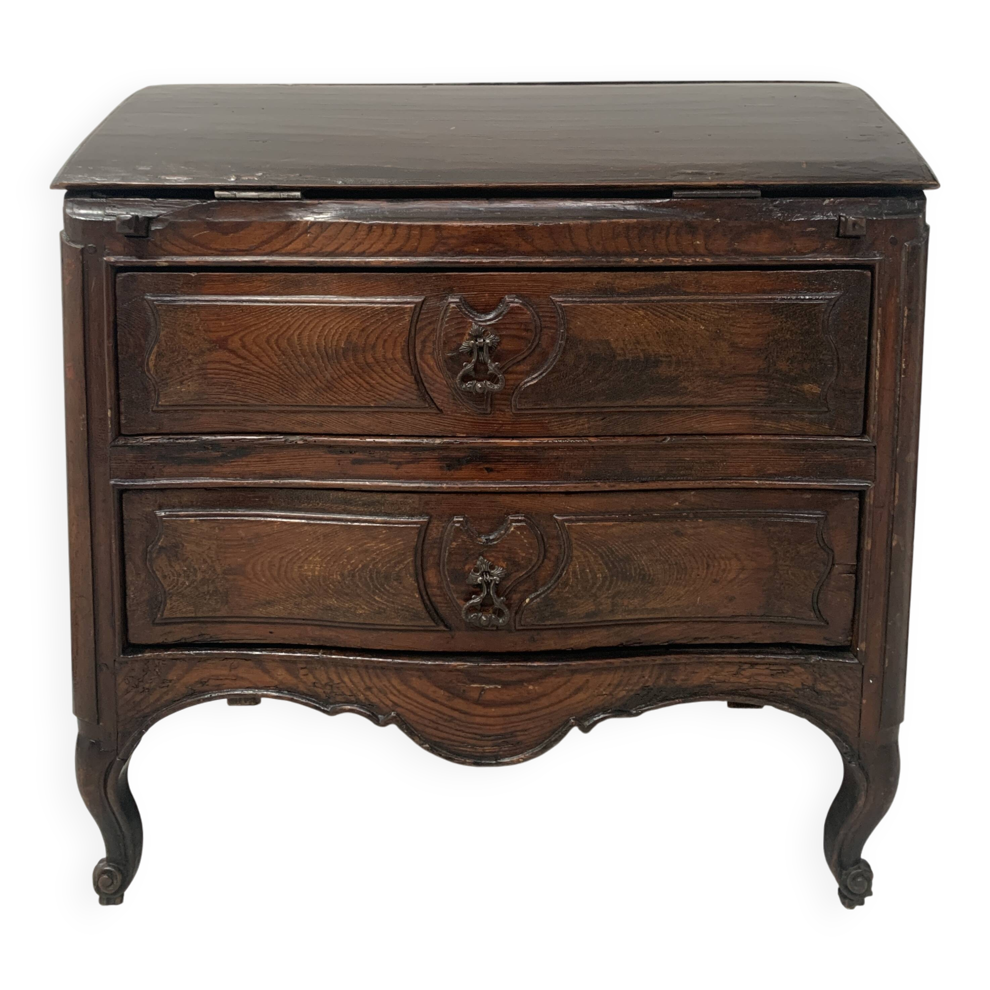 Master piece of furniture in carved oak 18th century chest of drawers