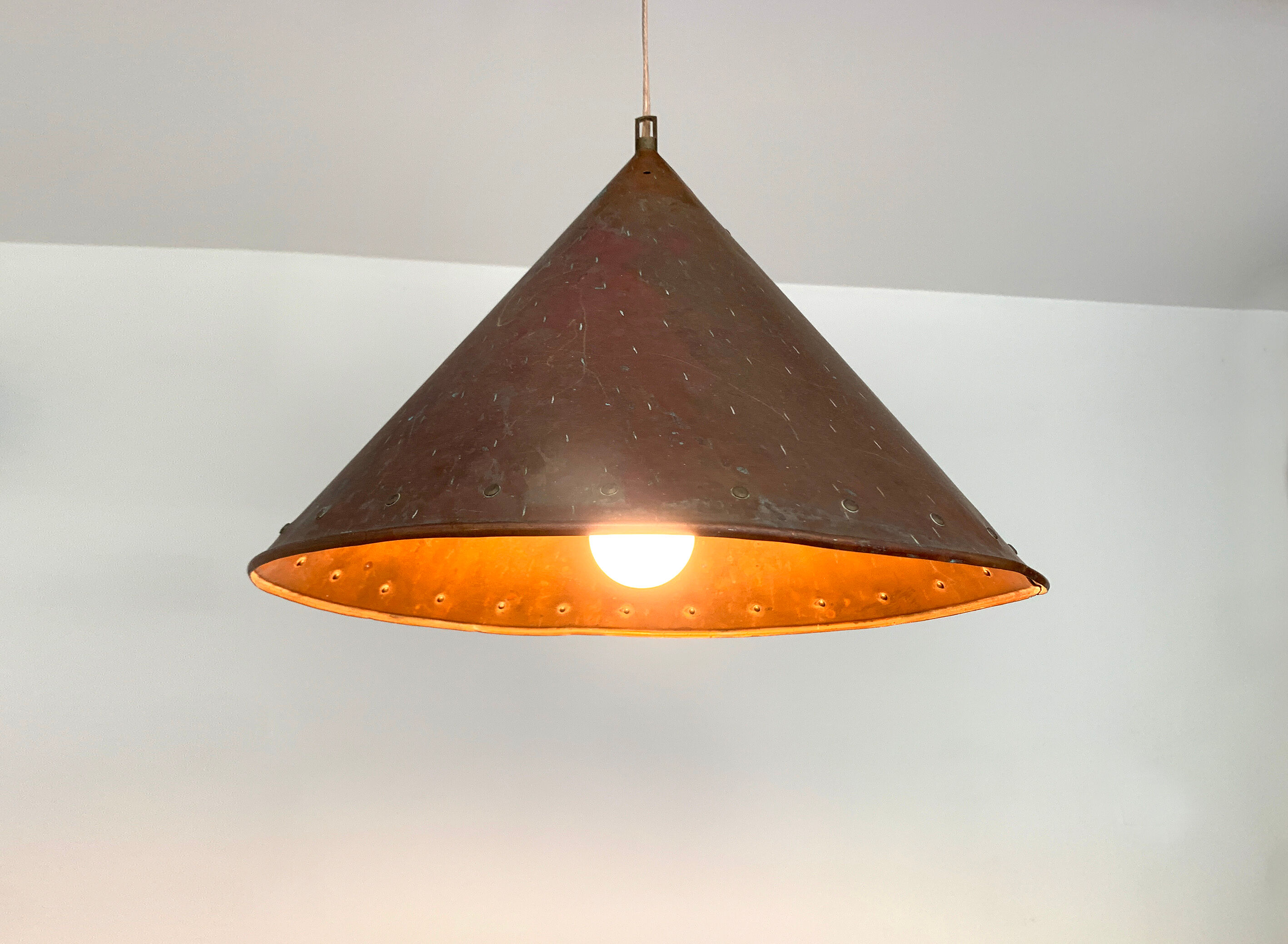 Brutalist pendant lamp, hand-hammered copper, E.S Horn Aalestrup, Denmark 1950-60