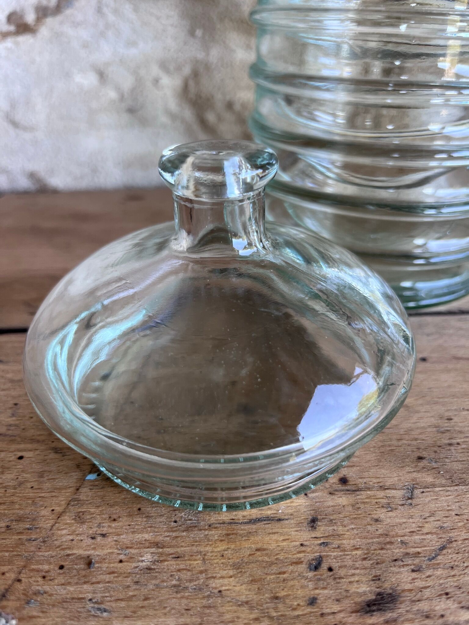 Pots en verre avec couvercles