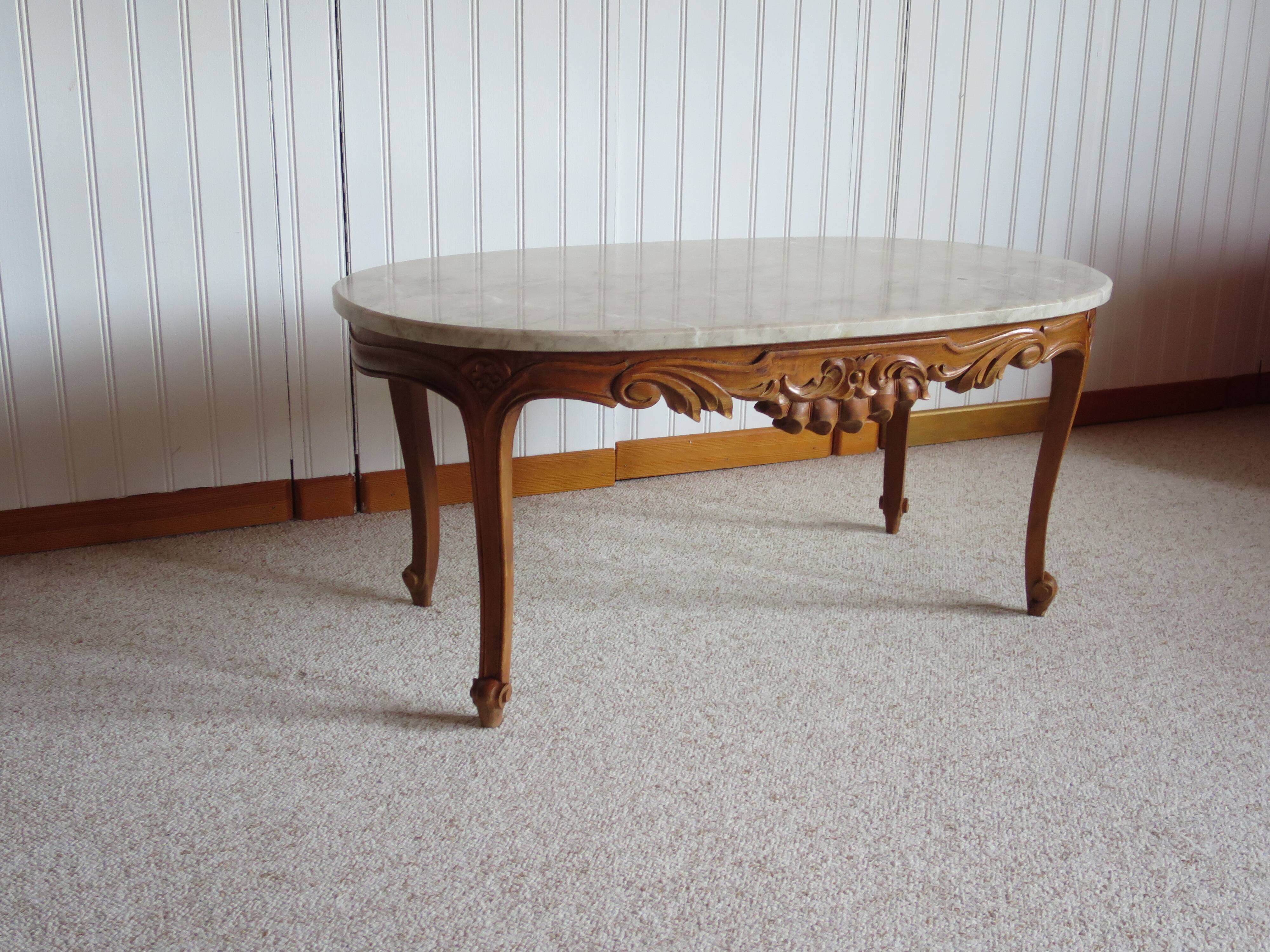 Oval coffee table - carved wood - white veined marble - Regency / Louis XV style