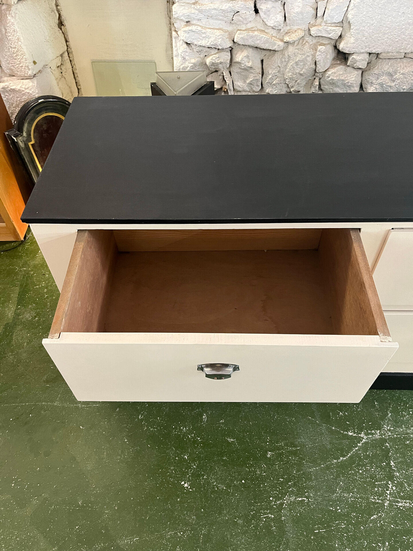 Shop counter
