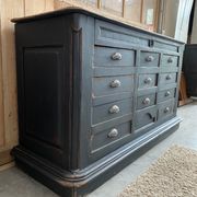 Craft furniture in oak at the end of the 19th century