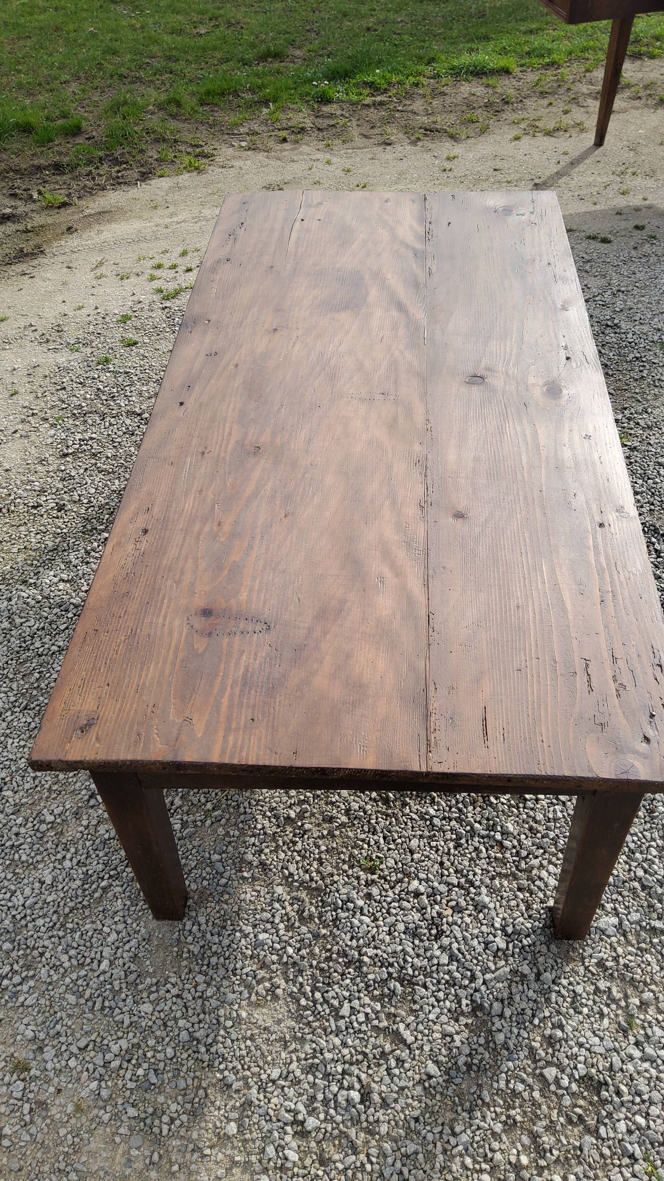 Farm coffee table in oak and fir spindle feet