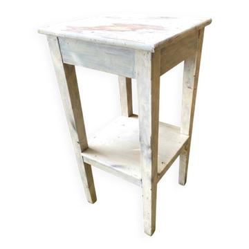 Table d’appoint en bois ancien patiné