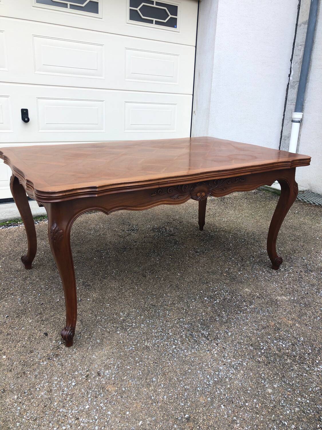 French provincial dining table, Louis XV style