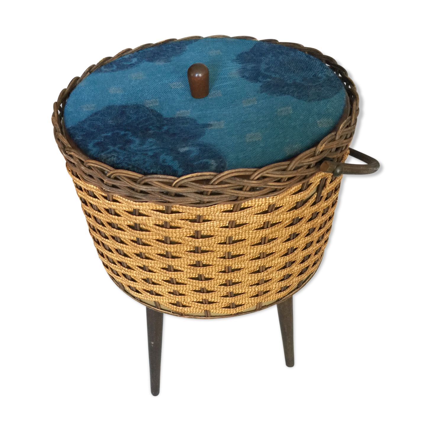 Wicker worker foot compass year 60