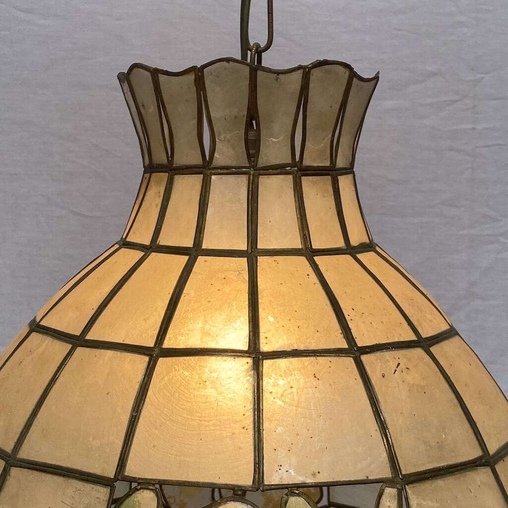 Suspension en feuille nacre et laiton vintage 1970's