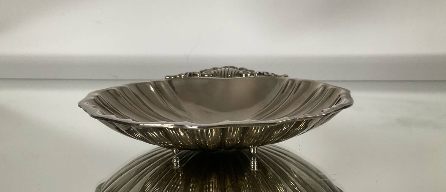 Vintage silver-plated bronze shell emptier