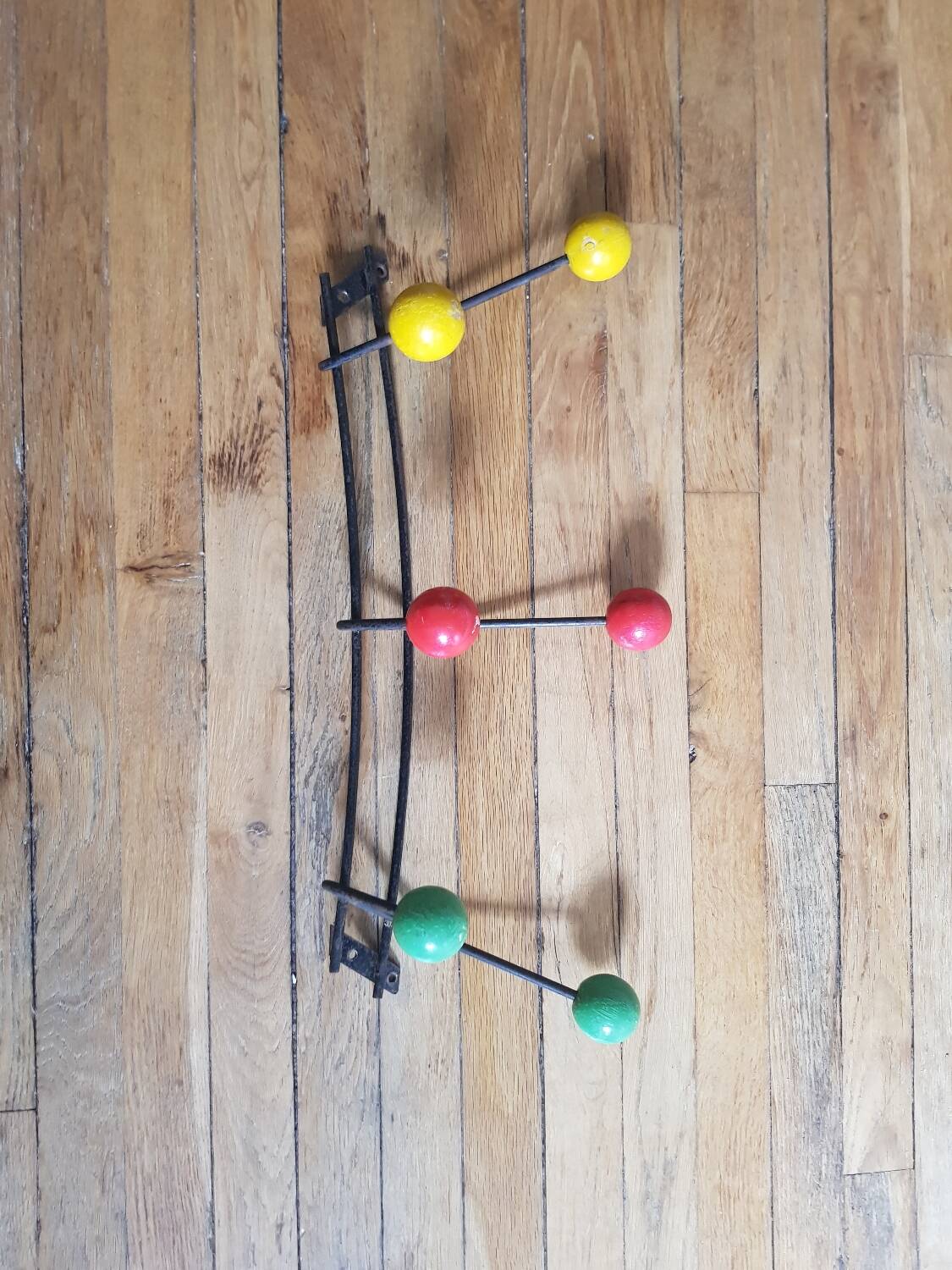 6-ball wall coat rack